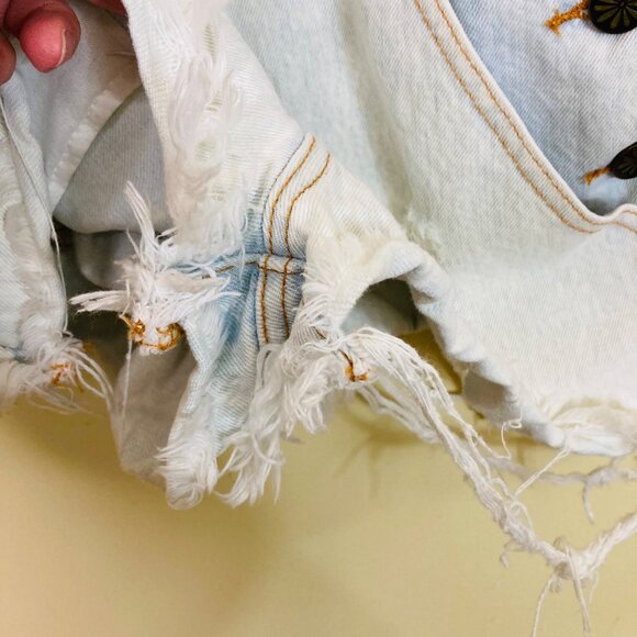 Show me your Mumu Blue Georgia Overall Shorts Small Polar Acid Wash Distressed - Picture 8 of 11